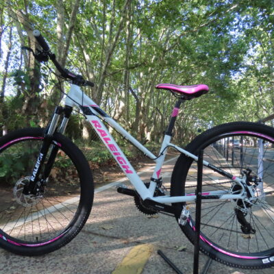 Raleigh 2.0 D / R27.5 - Talle 14" Blanca Y Rosa