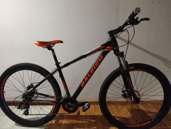 RALEIGH 2.0 / R29 – TALLE 17″-  21 V SHIMANO